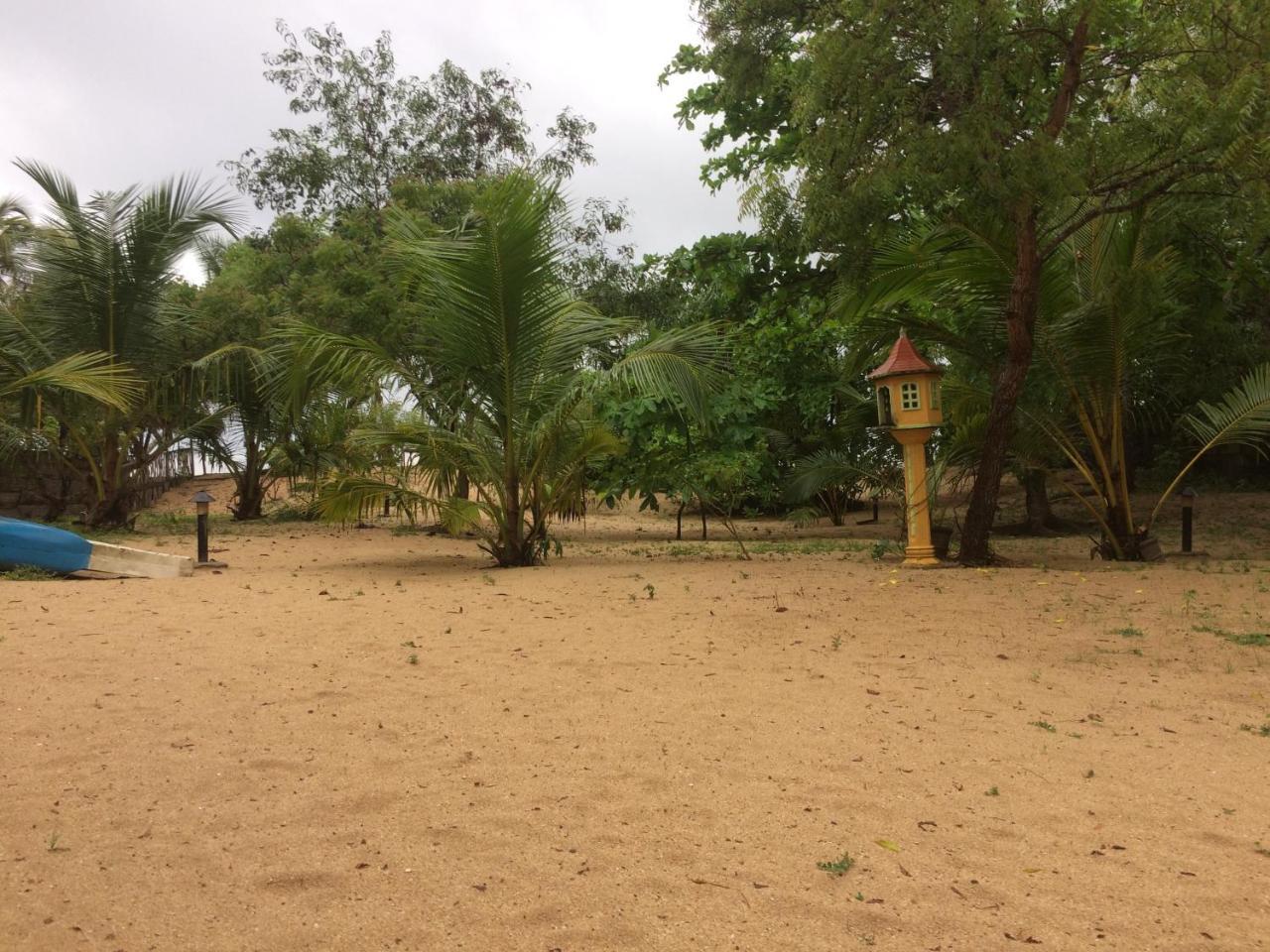 Aloha Beach Resort Tangalle Exterior foto