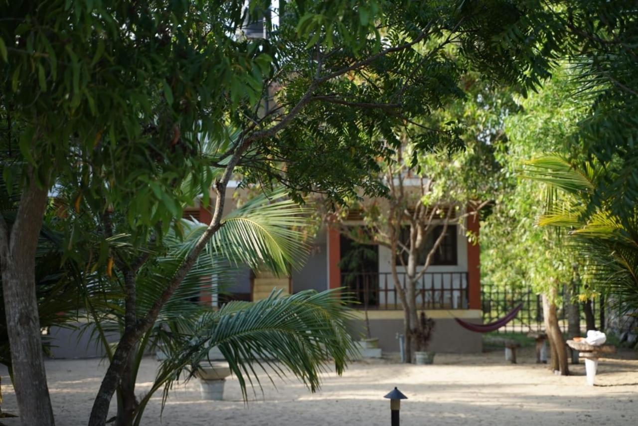 Aloha Beach Resort Tangalle Exterior foto