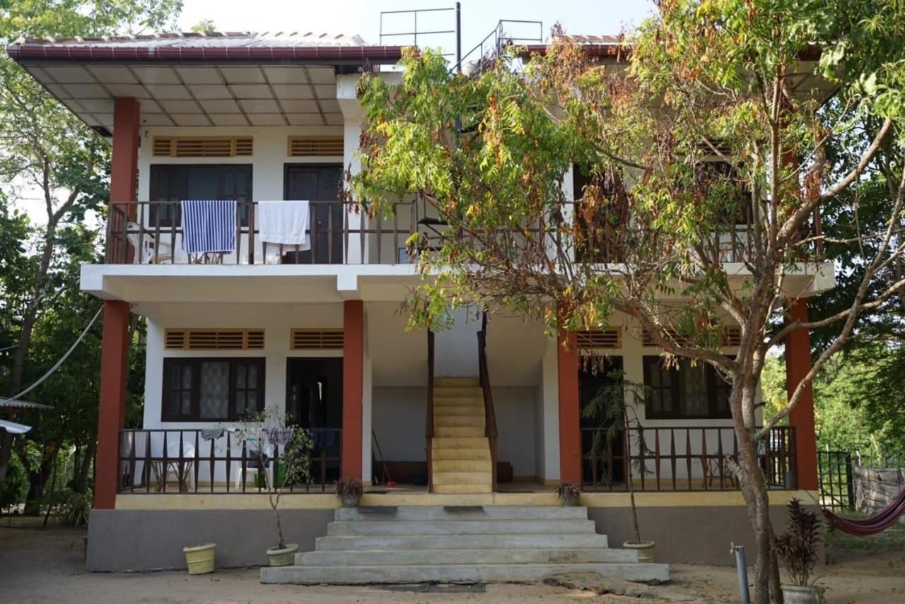 Aloha Beach Resort Tangalle Exterior foto